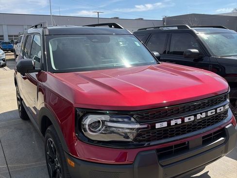 Used 2025 Ford Bronco Sport Outer Banks w/ Outer Banks Tech Package+ image 1