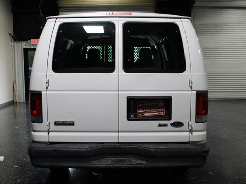 Used 2009 Ford E-150 and Econoline 150 RWD image 4