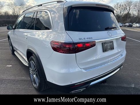 Used 2024 Mercedes-Benz GLS 450 4MATIC image 11