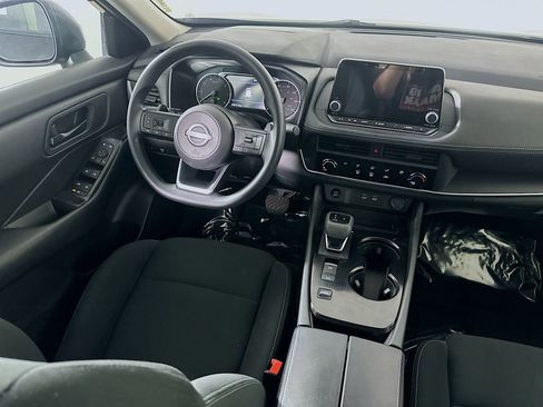 Used 2024 Nissan Rogue S image 17