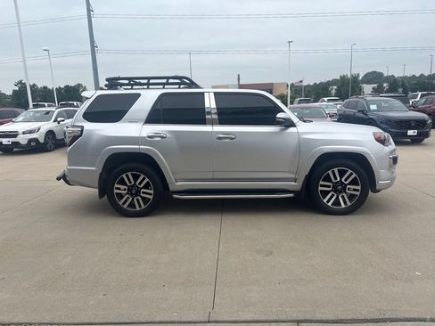 Used 2016 Toyota 4Runner Limited AWD/4WD image 4