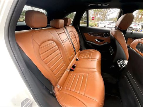 Used 2019 Mercedes-Benz GLC 300 4MATIC image 21