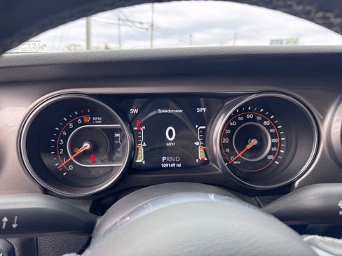 Used 2020 Jeep Gladiator Overland image 18