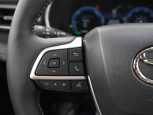 Used 2026 Toyota Highlander Limited AWD/4WD image 25