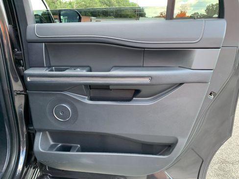 Used 2024 Ford Expedition Max XLT image 37