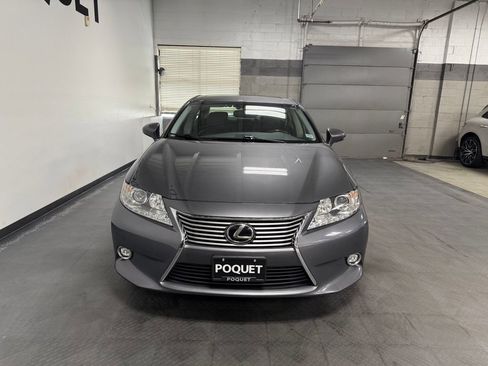 Used 2014 Lexus ES 350 w/ Luxury Package FWD image 3