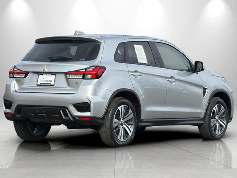 Used 2024 Mitsubishi Outlander Sport SE image 2