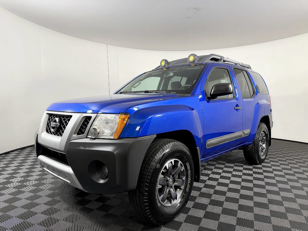 Used 2015 Nissan Xterra PRO-4X AWD/4WD image 2