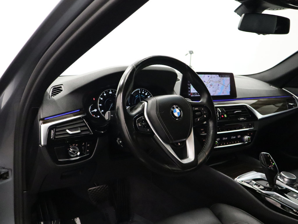 Used 2019 BMW 530e xDrive w/ Convenience Package AWD/4WD image 16