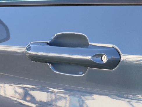 Used 2025 Ford Explorer Active w/ Active Comfort Package image 23