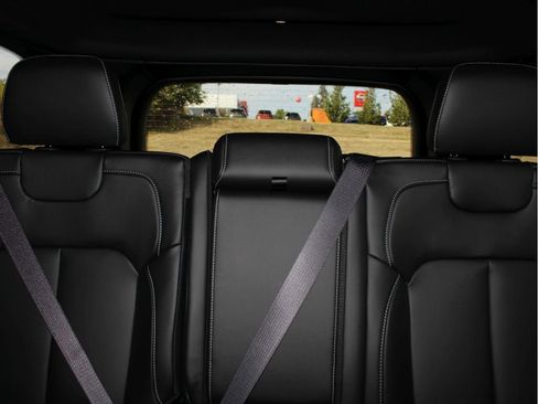 New 2025 Jeep Grand Cherokee Limited w/ Black Appearance Package image 21