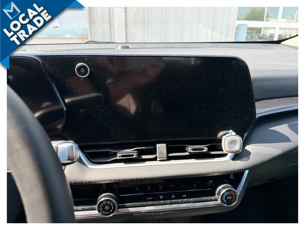 Used 2026 Chevrolet Equinox LT w/ Safety and Technology Package FWD image 13
