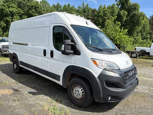 Used 2024 RAM ProMaster 2500 w/ Convenience Group FWD image 5