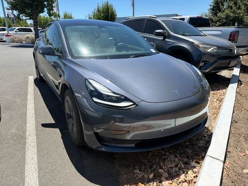 Used 2023 Tesla Model 3 Standard Range RWD image 2