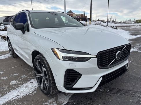 Certified 2024 Volvo XC60 T8 Ultimate w/ Protection Package Premier image 4