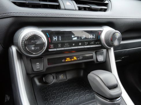 Certified 2025 Toyota RAV4 XLE image 24