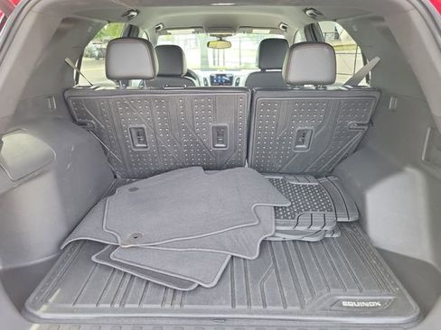 Used 2023 Chevrolet Equinox Premier FWD image 8