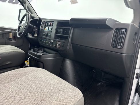 New 2025 Chevrolet Express 3500 Work Van w/ Power Convenience Package image 34