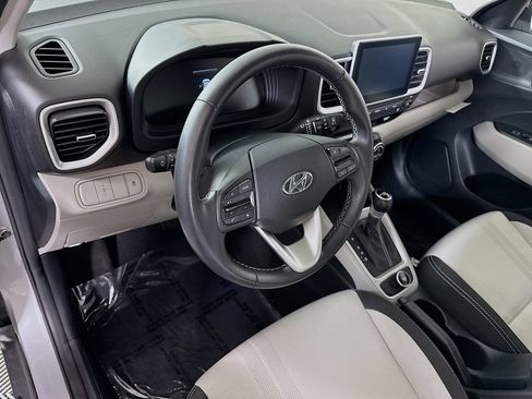 Certified 2023 Hyundai Venue SEL FWD image 19