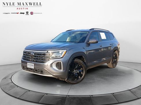 Used 2024 Volkswagen Atlas SE FWD image 1