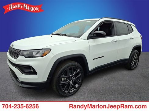 New 2026 Jeep Compass Latitude image 1