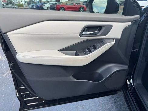 Used 2024 Nissan Rogue SL image 17