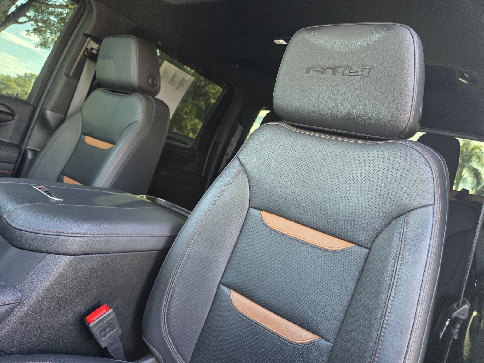 Used 2024 GMC Sierra 2500 AT4 w/ AT4 Premium Plus Package AWD/4WD image 12