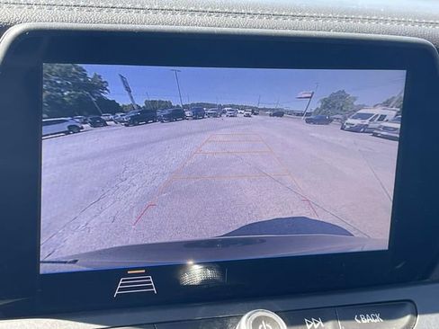 Used 2020 Chevrolet Blazer LT FWD image 17