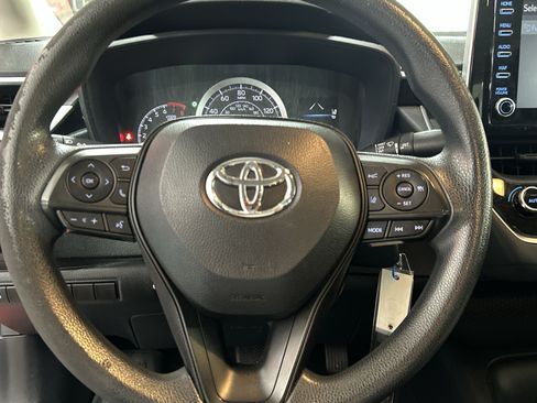 Used 2020 Toyota Corolla LE FWD image 10