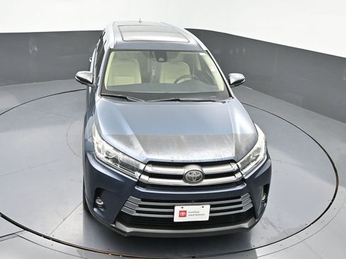 Certified 2019 Toyota Highlander Limited Platinum image 42