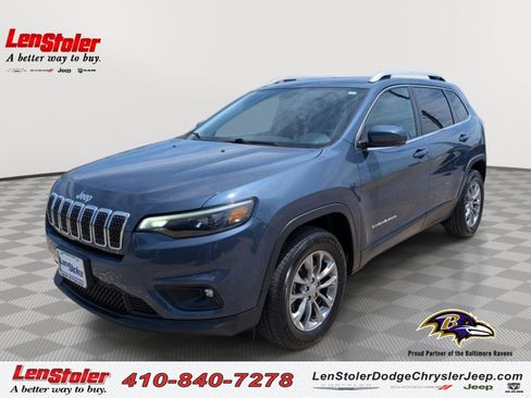 Used 2019 Jeep Cherokee Latitude Plus w/ Comfort/Convenience Group AWD/4WD image 1