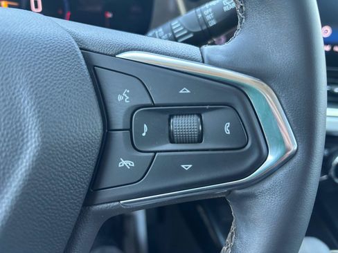 Used 2025 Chevrolet Trax LT w/ Driver Confidence Package FWD image 17