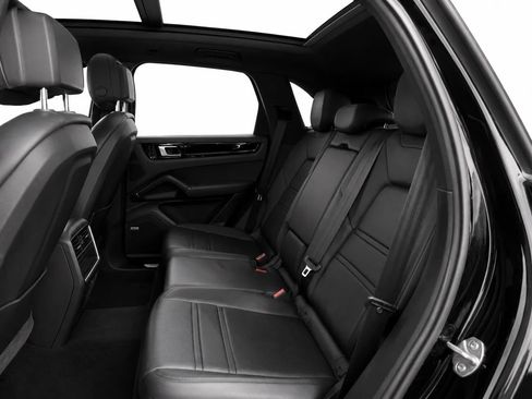 Used 2019 Porsche Cayenne AWD/4WD image 14