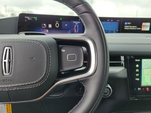 New 2026 Lincoln Navigator Premiere image 26