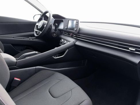 New 2026 Hyundai Elantra SE FWD image 15