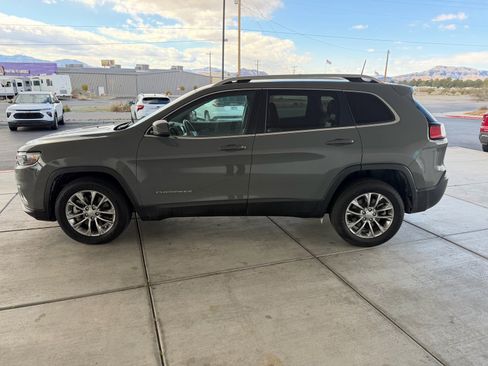 Used 2021 Jeep Cherokee Latitude Lux w/ Comfort/Convenience Group image 6