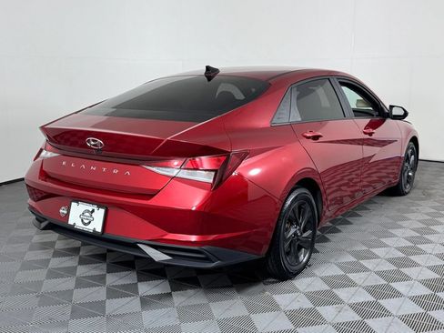 Used 2023 Hyundai Elantra SEL FWD image 5