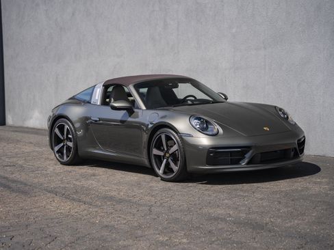 Used 2022 Porsche 911 Targa 4S AWD/4WD image 9