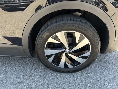 Used 2023 Volkswagen ID.4 Pro AWD/4WD image 6