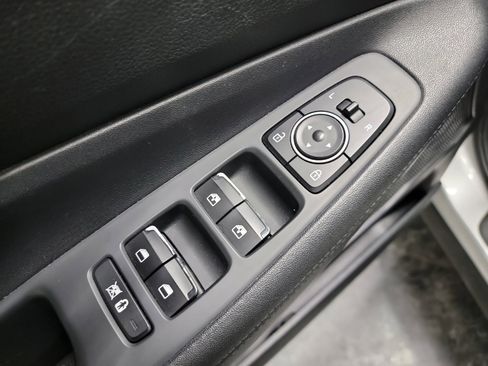 Used 2019 Hyundai Santa Fe SEL image 14