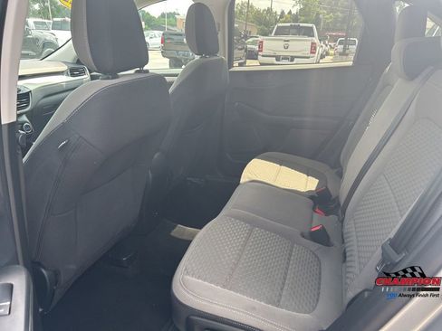 Used 2022 Ford Escape SE image 11