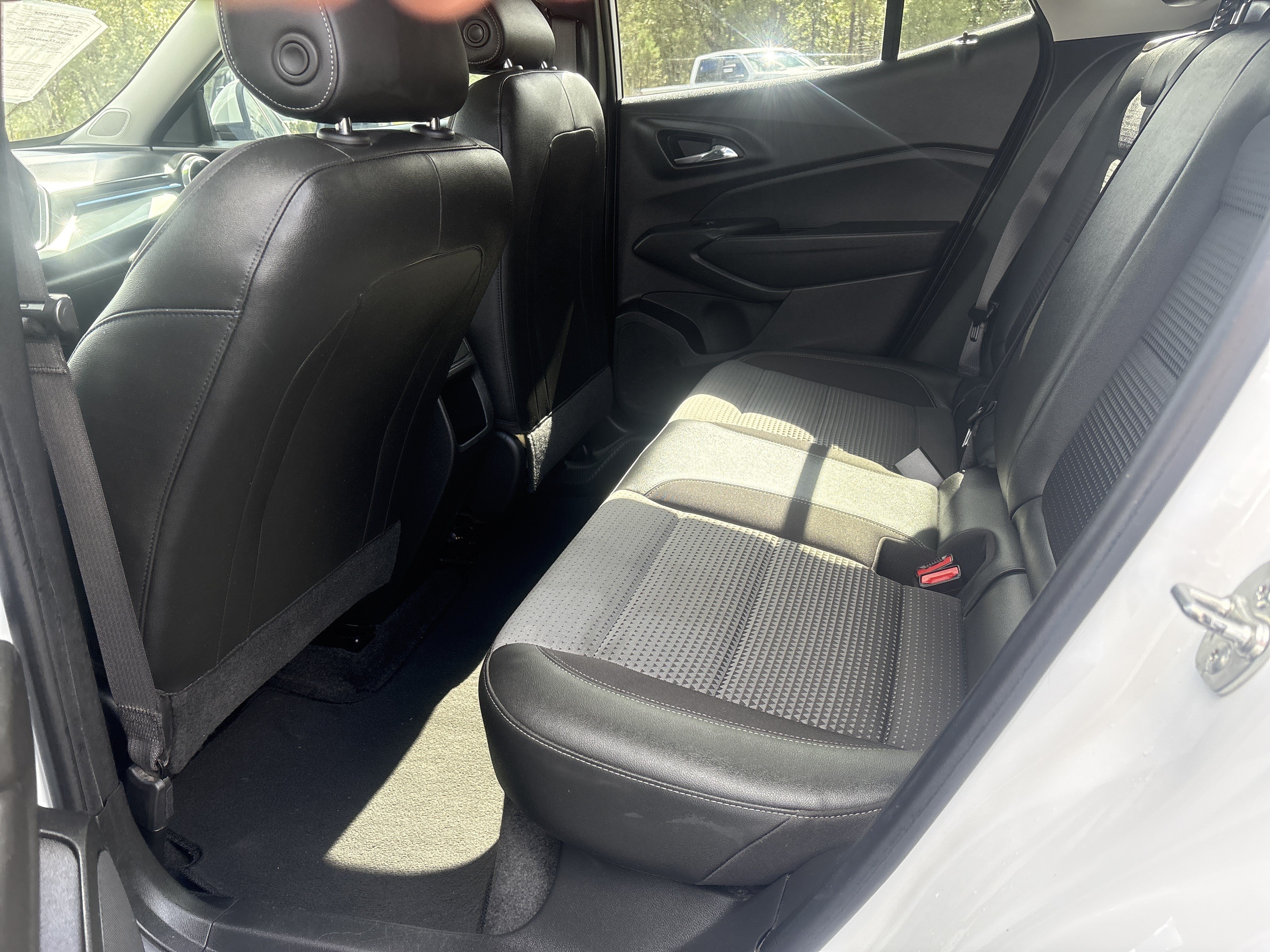 Used 2025 Chevrolet Trax LT w/ Driver Confidence Package FWD image 12