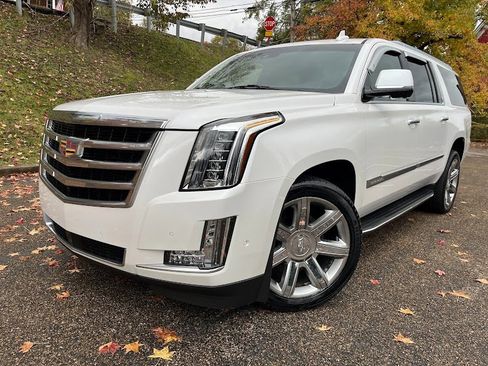 Used 2020 Cadillac Escalade ESV Premium Luxury image 58