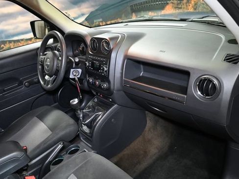 Used 2016 Jeep Patriot Sport FWD image 49