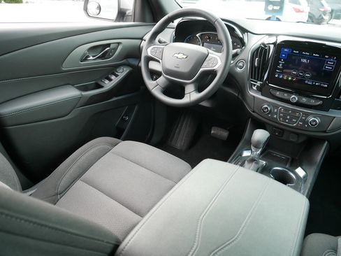 Used 2023 Chevrolet Traverse LT AWD/4WD image 9