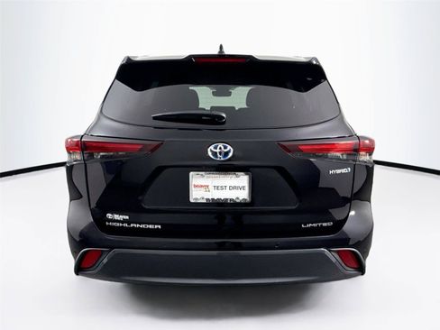 Used 2024 Toyota Highlander Limited AWD/4WD image 7
