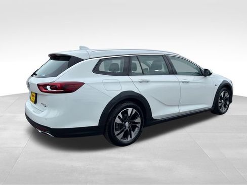 Used 2019 Buick Regal Essence w/ Driver Confidence Package I image 7