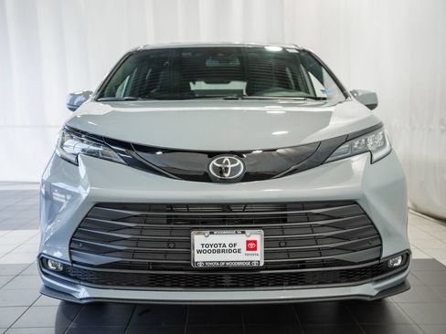 New 2026 Toyota Sienna XLE Woodland Edition AWD/4WD image 2