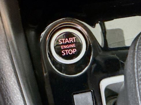 Used 2025 Nissan Versa SV w/ Trunk Package image 21