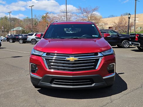Used 2023 Chevrolet Traverse LT AWD/4WD image 2